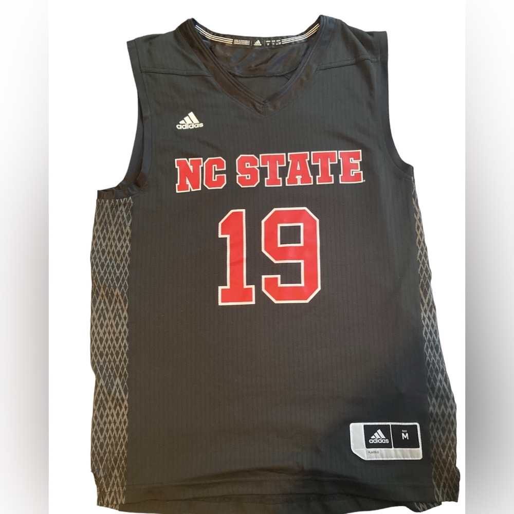 2015 NC STATE Men’s Medium Black Basketball Jersey reflective!